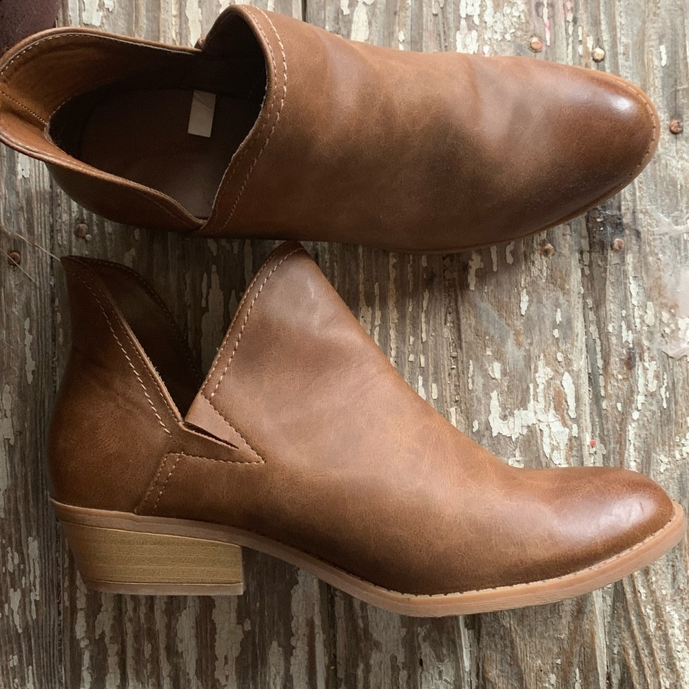 Universal thread booties